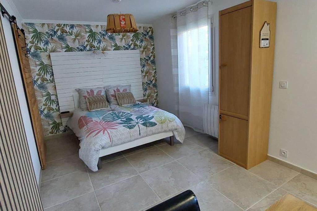 Gite De L'Olivier, Classe, Climatise, Jardin Avec Parking Gratuit Devant Le Logement Et A 5 Minutes Du Centre-Ville A Pied LʼIsle-sur-la-Sorgue المظهر الخارجي الصورة