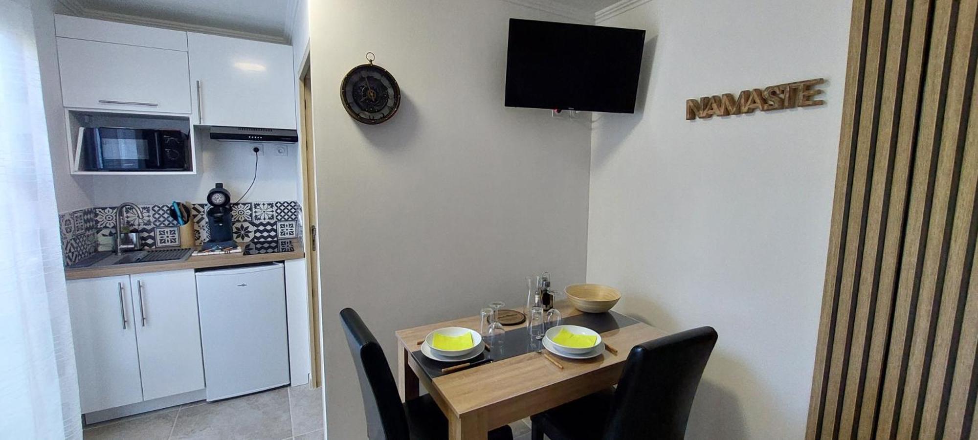 Gite De L'Olivier, Classe, Climatise, Jardin Avec Parking Gratuit Devant Le Logement Et A 5 Minutes Du Centre-Ville A Pied LʼIsle-sur-la-Sorgue المظهر الخارجي الصورة