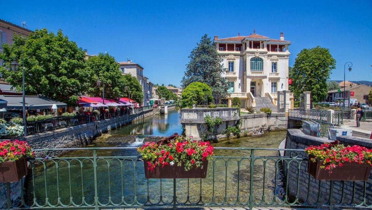 Gite De L'Olivier, Classe, Climatise, Jardin Avec Parking Gratuit Devant Le Logement Et A 5 Minutes Du Centre-Ville A Pied LʼIsle-sur-la-Sorgue المظهر الخارجي الصورة